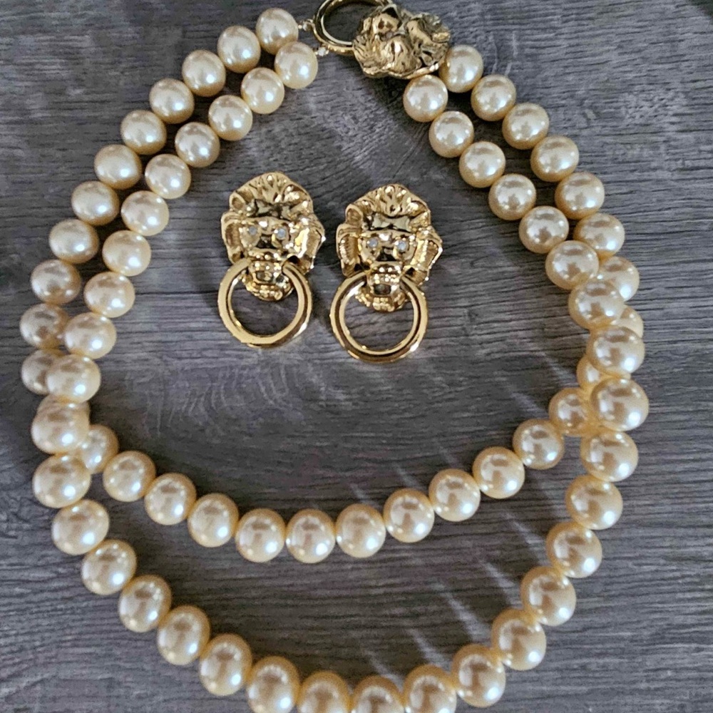 Vintage KJL for Avon Gold Tone Lion Door Knocker Pearl Set In Box